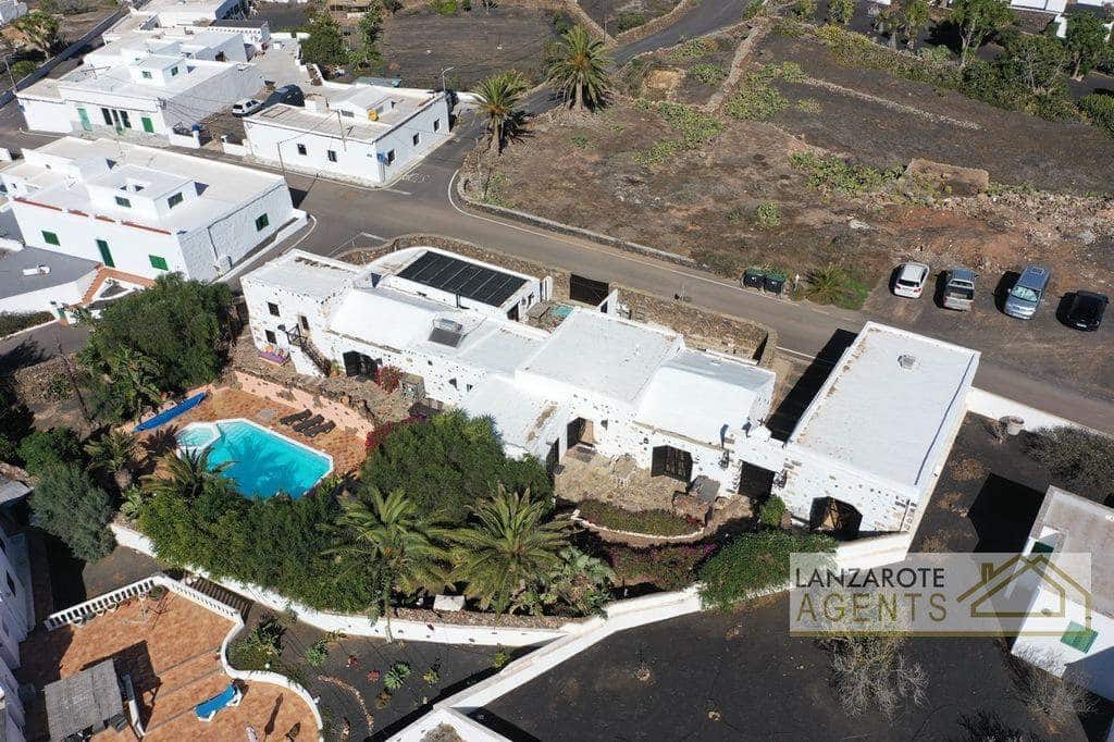 5 slaapkamer Villa te koop in Teguise met zwembad - € 895.000 (Ref: 9451407)