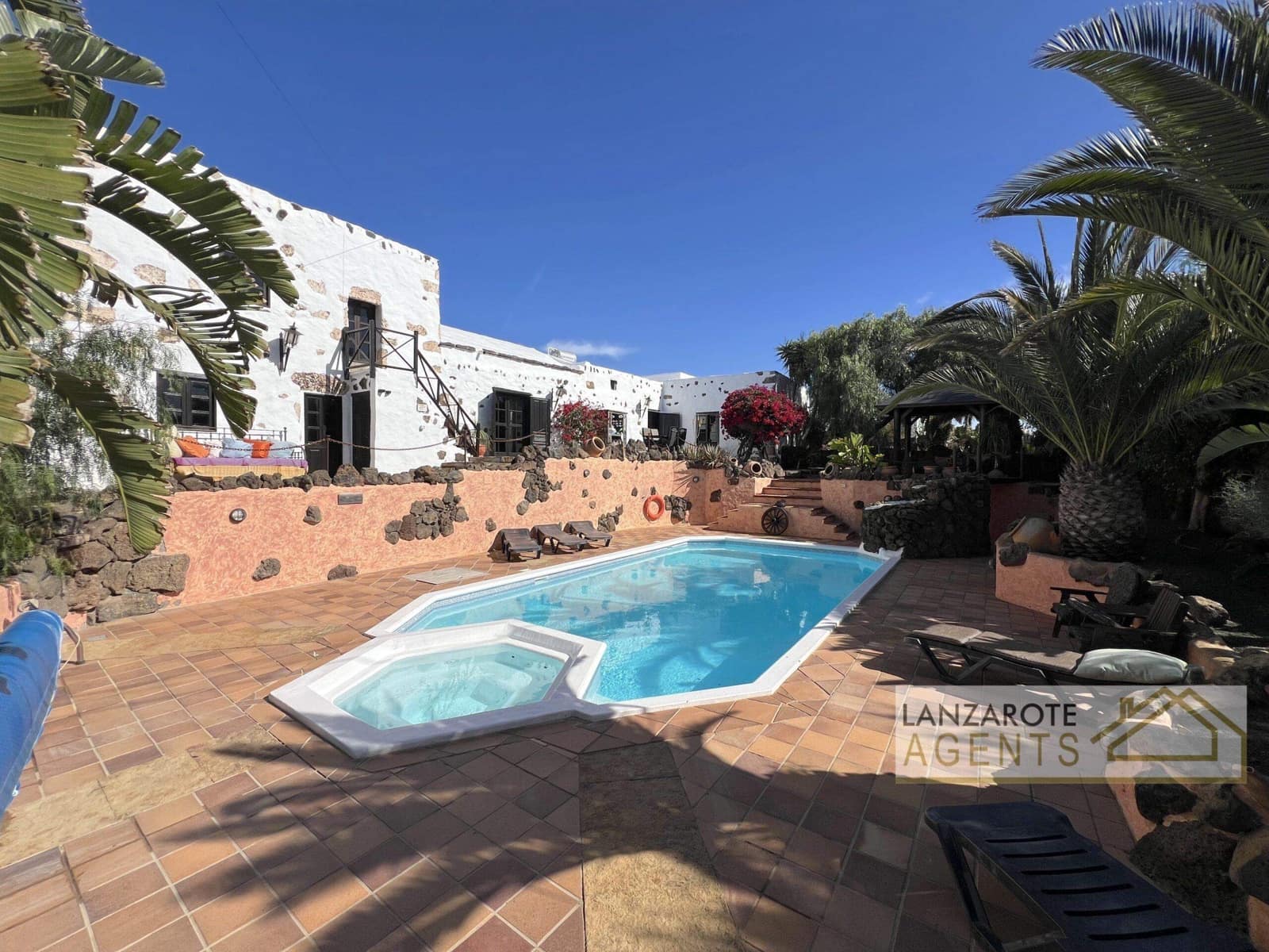 5 slaapkamer Villa te koop in Teguise met zwembad - € 895.000 (Ref: 9451407)