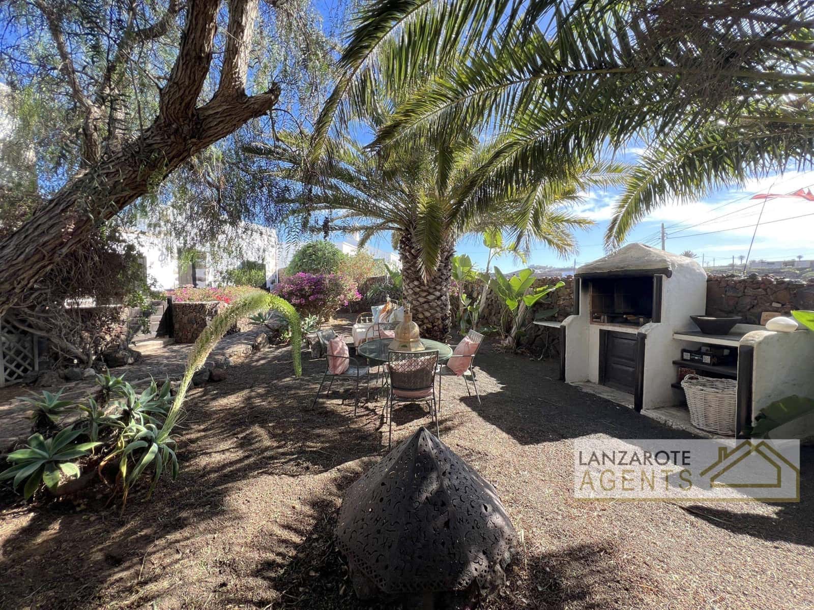5 slaapkamer Villa te koop in Teguise met zwembad - € 895.000 (Ref: 9451407)