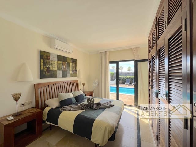 3 sypialnia Willa na sprzedaż w Playa Blanca, Yaiza z basenem - 475 000 € (Ref: 9470730)