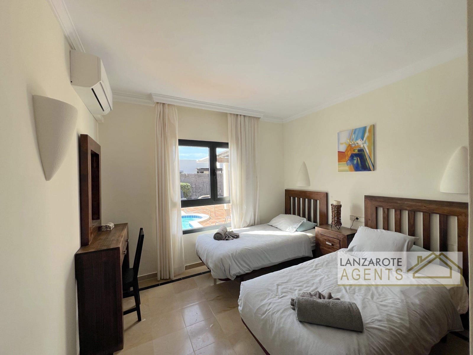 3 bedroom Villa for sale in Playa Blanca with pool - € 475,000 (Ref: 9470730)