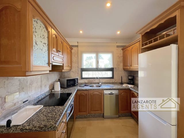 3 sypialnia Willa na sprzedaż w Playa Blanca, Yaiza z basenem - 475 000 € (Ref: 9470730)