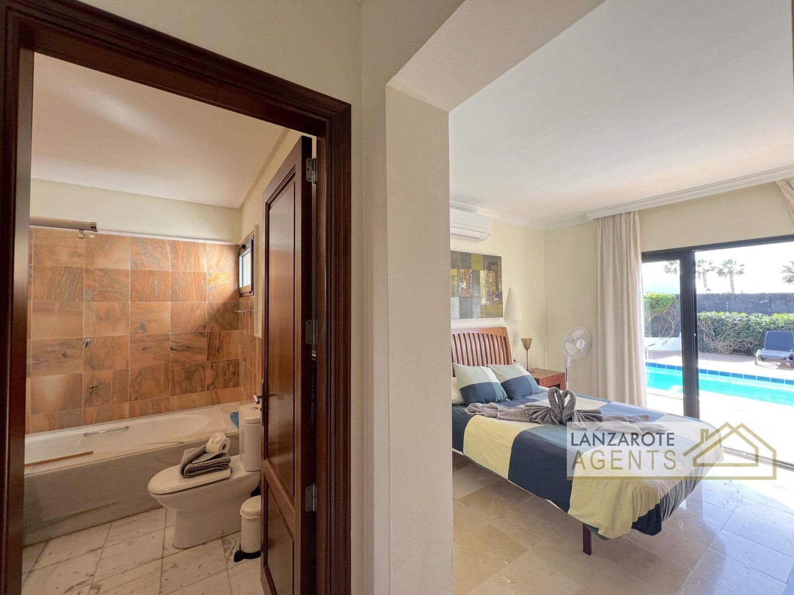 3 bedroom Villa for sale in Playa Blanca with pool - € 475,000 (Ref: 9470730)