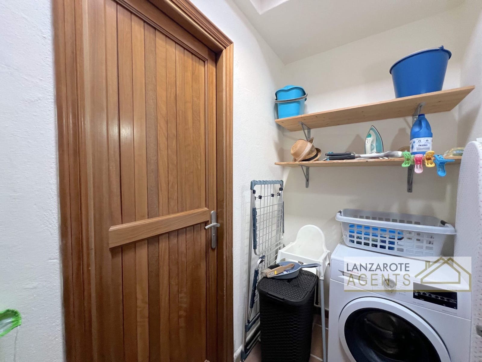 3 bedroom Villa for sale in Playa Blanca with pool - € 475,000 (Ref: 9470730)