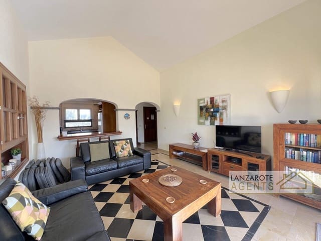 3 sypialnia Willa na sprzedaż w Playa Blanca, Yaiza z basenem - 475 000 € (Ref: 9470730)