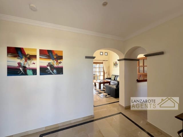 3 chambre Villa/Maison à vendre à Playa Blanca, Yaiza avec piscine - 475 000 € (Ref: 9470730)