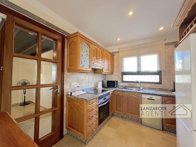3 chambre Villa/Maison à vendre à Playa Blanca, Yaiza avec piscine - 475 000 € (Ref: 9470730)
