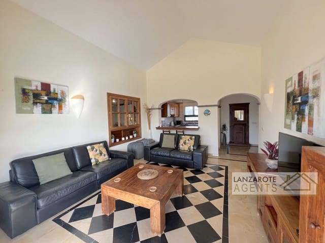3 chambre Villa/Maison à vendre à Playa Blanca, Yaiza avec piscine - 475 000 € (Ref: 9470730)