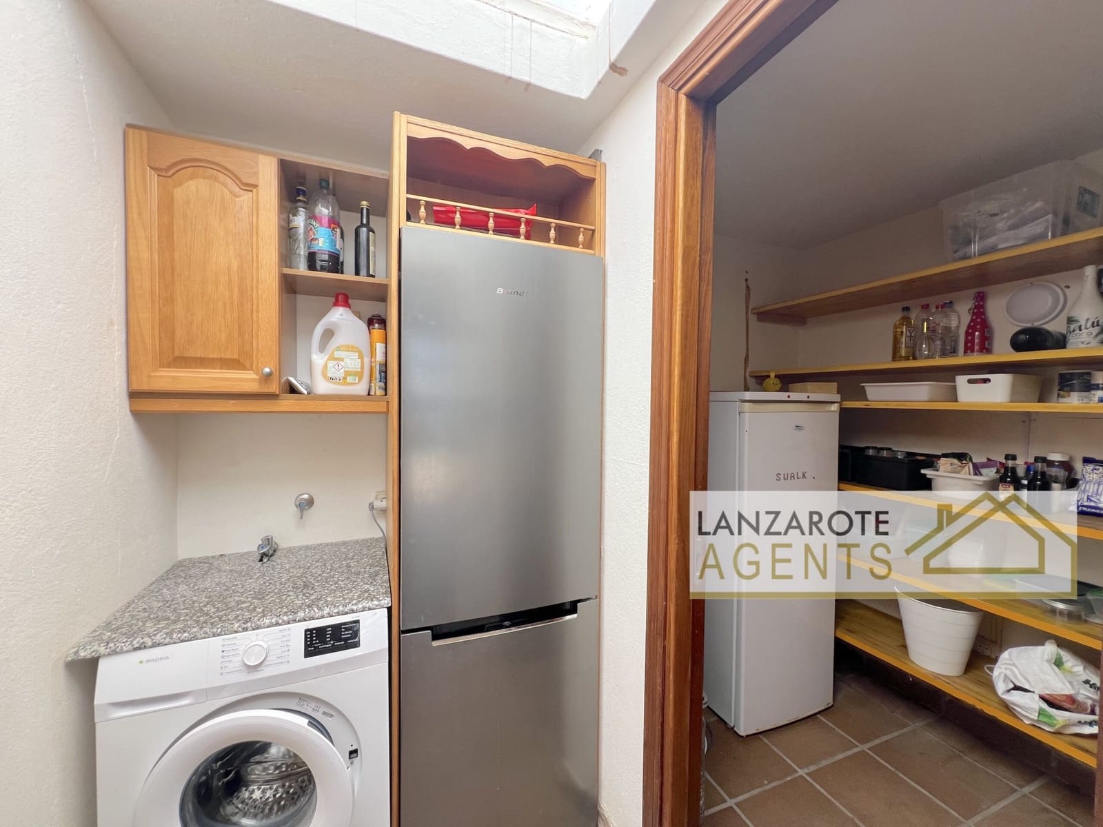 2 bedroom Villa for sale in Playa Blanca with pool - € 475,000 (Ref: 9511184)