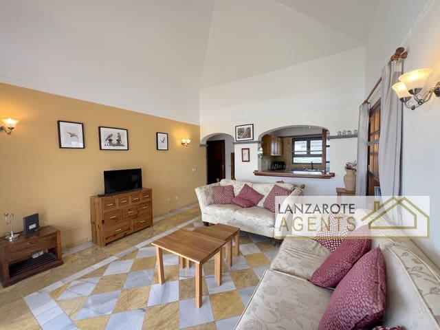 2 soverom Villa til salgs i Playa Blanca, Yaiza med svømmebasseng - € 475 000 (Ref: 9511184)