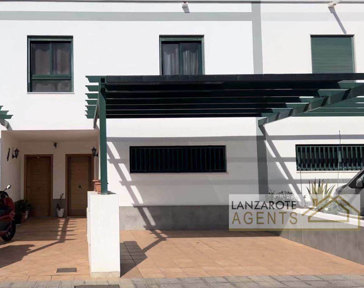 3 sovrum Radhus till salu i Playa Blanca med garage - 270 000 € (Ref: 9511185)