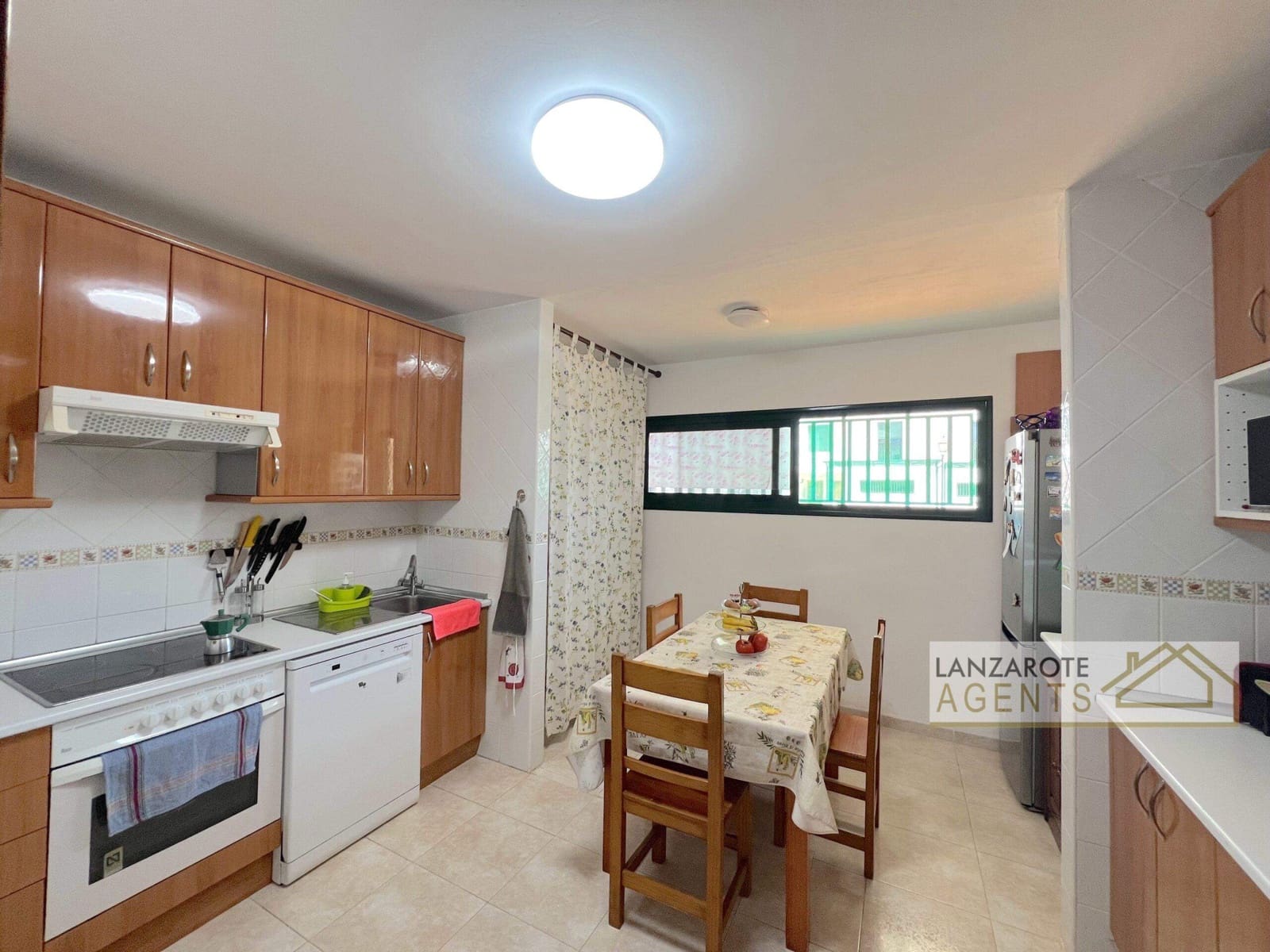 3 sovrum Radhus till salu i Playa Blanca med garage - 270 000 € (Ref: 9511185)