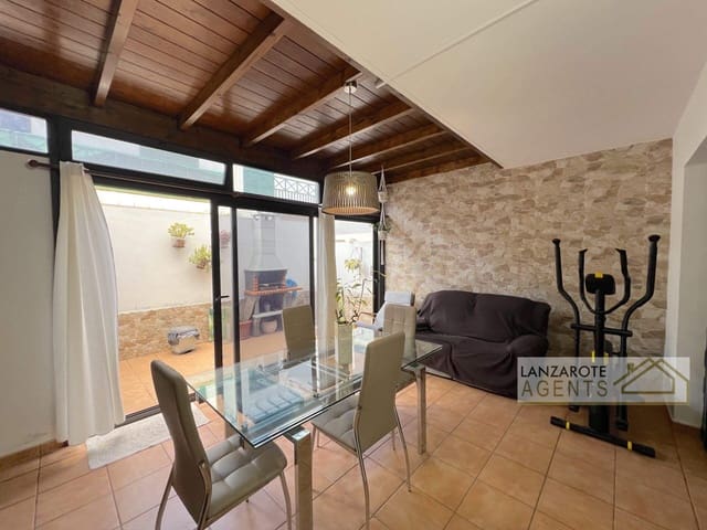 3 sovrum Radhus till salu i Playa Blanca, Yaiza med garage - 270 000 € (Ref: 9511185)