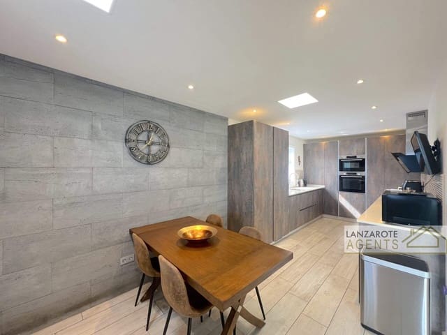 4 sypialnia Willa na sprzedaż w Playa Blanca, Yaiza - 499 000 € (Ref: 9511186)