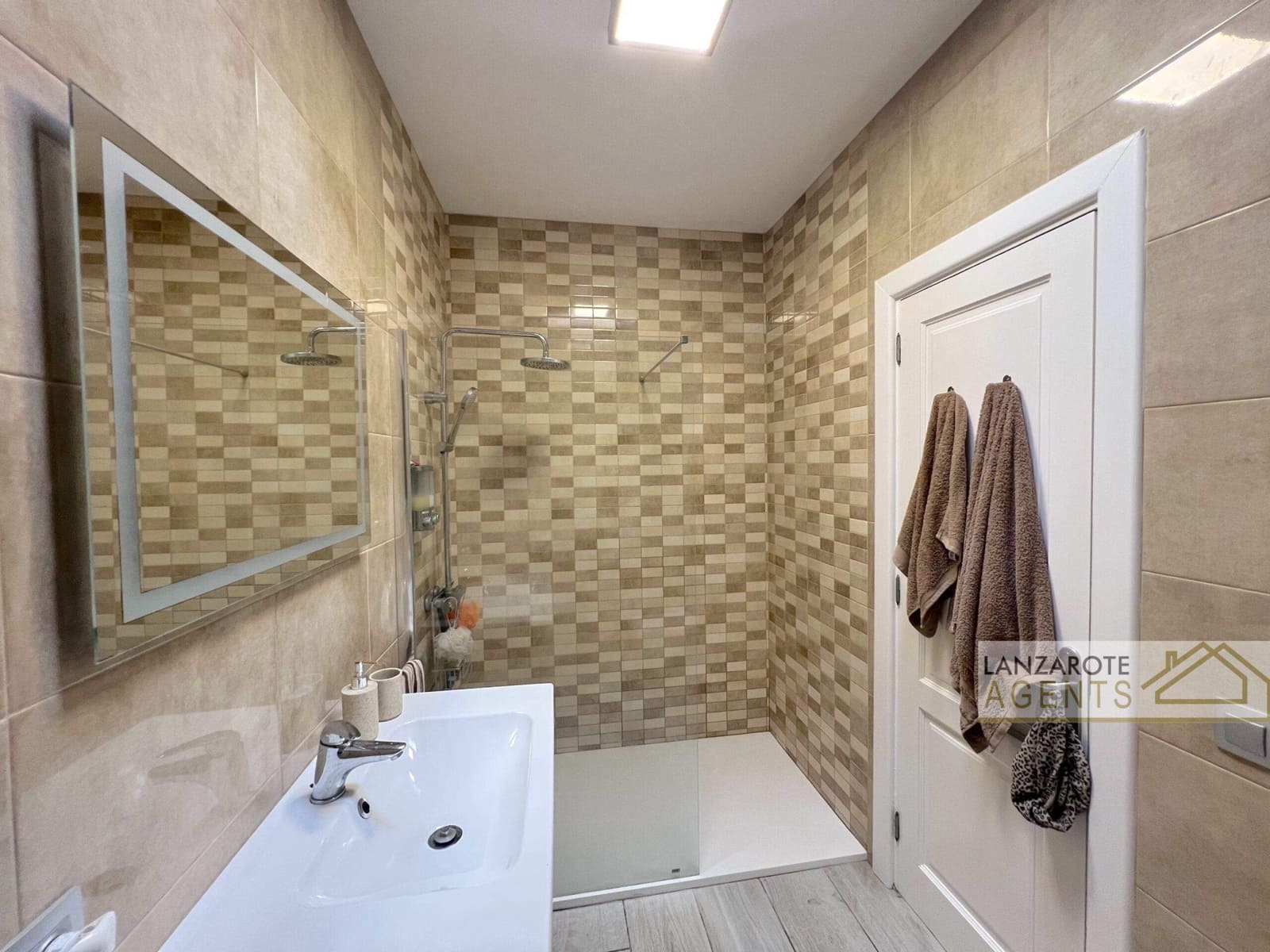 4 sypialnia Willa na sprzedaż w Playa Blanca - 499 000 € (Ref: 9511186)