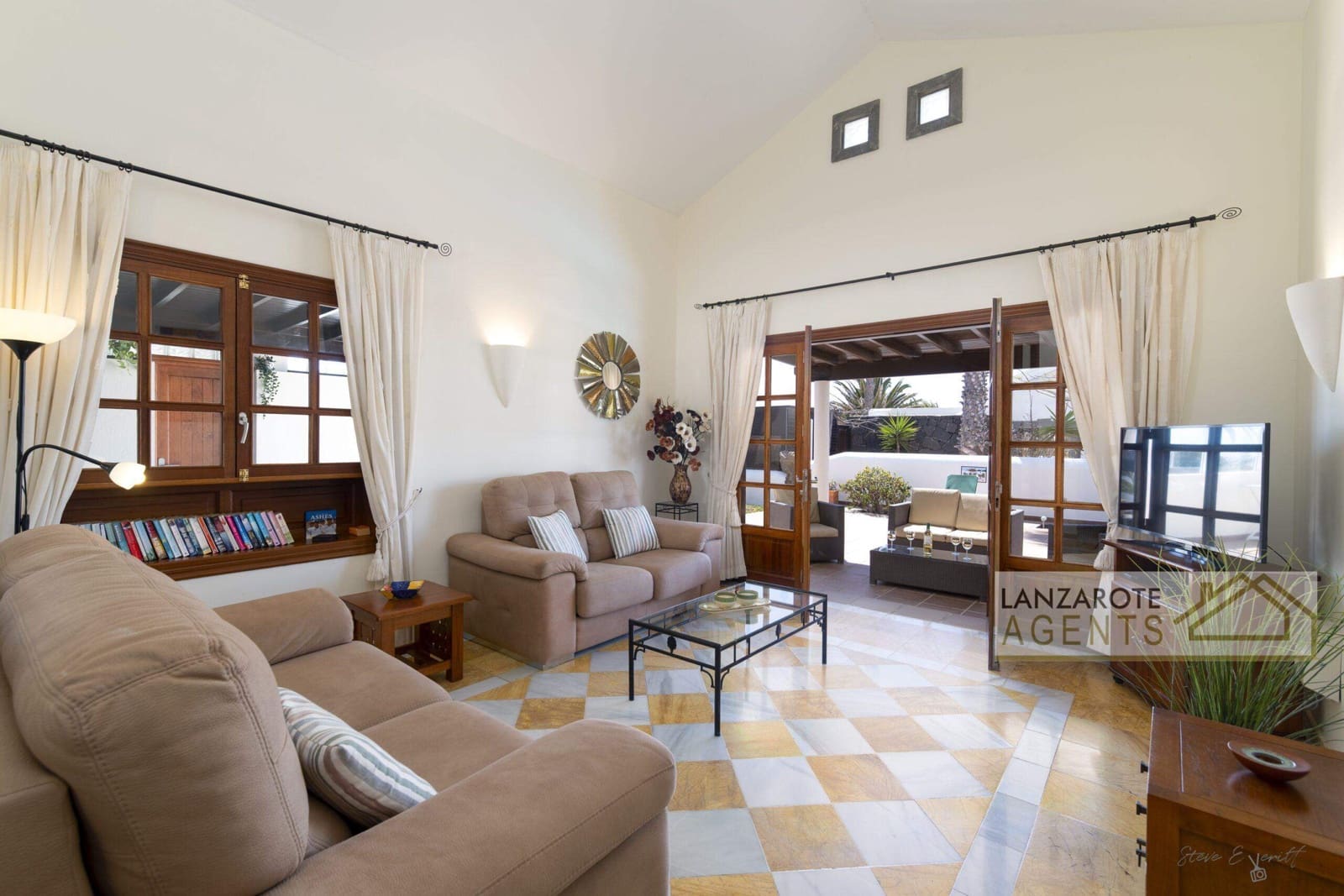 3 bedroom Villa for sale in Playa Blanca - € 485,000 (Ref: 9523369)