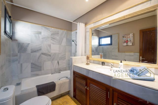 3 quarto Moradia para venda em Playa Blanca, Yaiza - 485 000 € (Ref: 9523369)