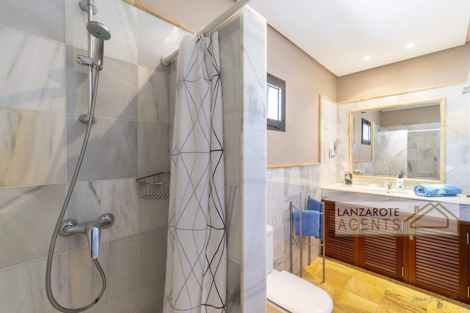 3 bedroom Villa for sale in Playa Blanca - € 485,000 (Ref: 9523369)