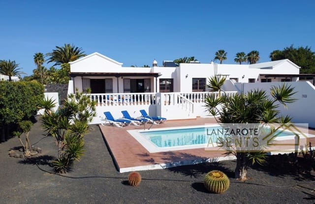 3 quarto Moradia para venda em Playa Blanca, Yaiza com piscina - 460 000 € (Ref: 9588479)