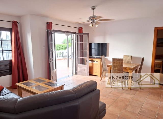3 quarto Moradia para venda em Playa Blanca, Yaiza com piscina - 460 000 € (Ref: 9588479)