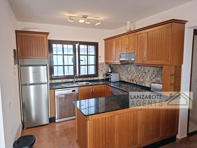 3 quarto Moradia para venda em Playa Blanca, Yaiza com piscina - 460 000 € (Ref: 9588479)