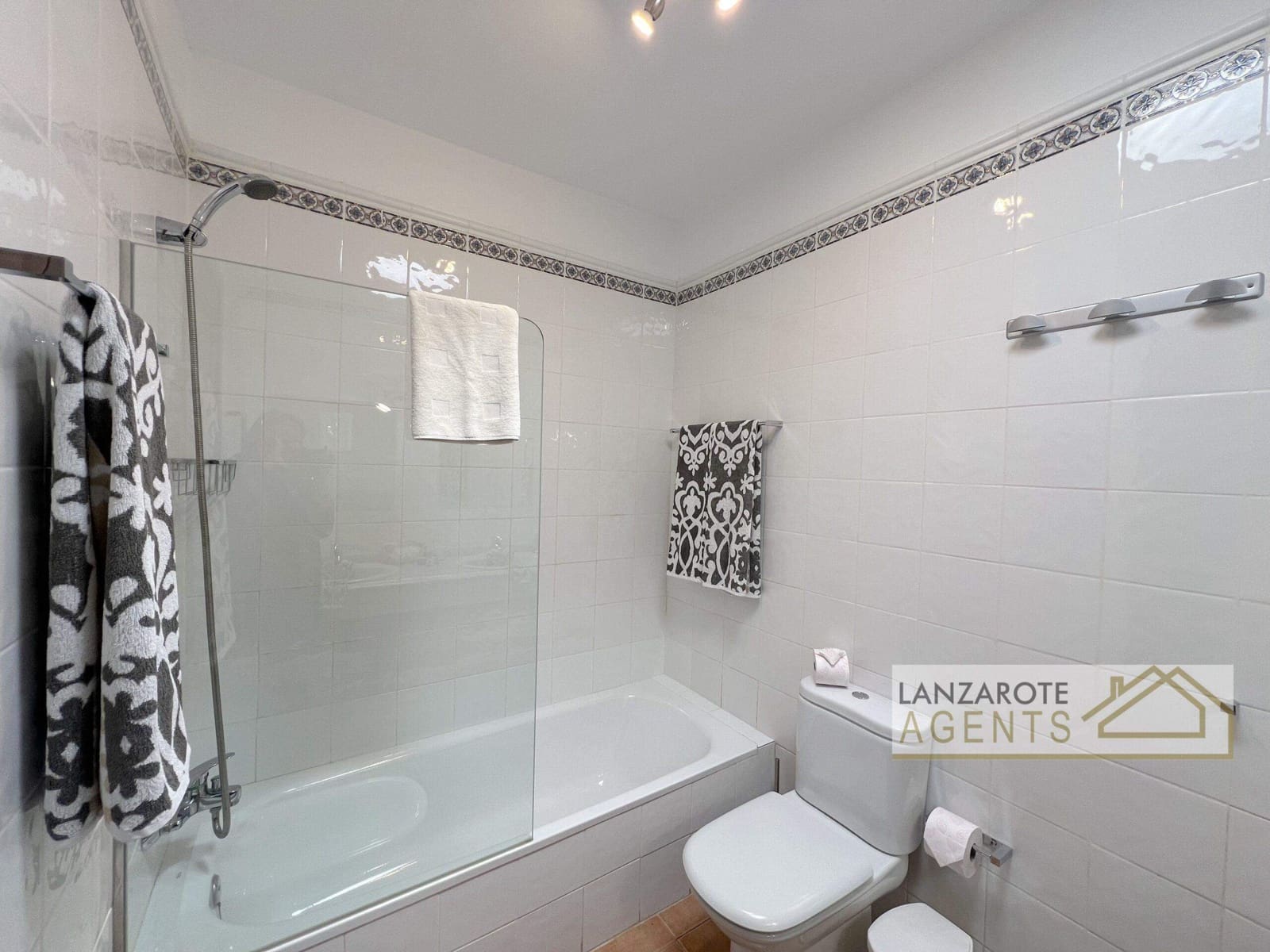 3 makuuhuone Huvila myytävänä paikassa Playa Blanca - 475 000 € (Ref: 9598207)