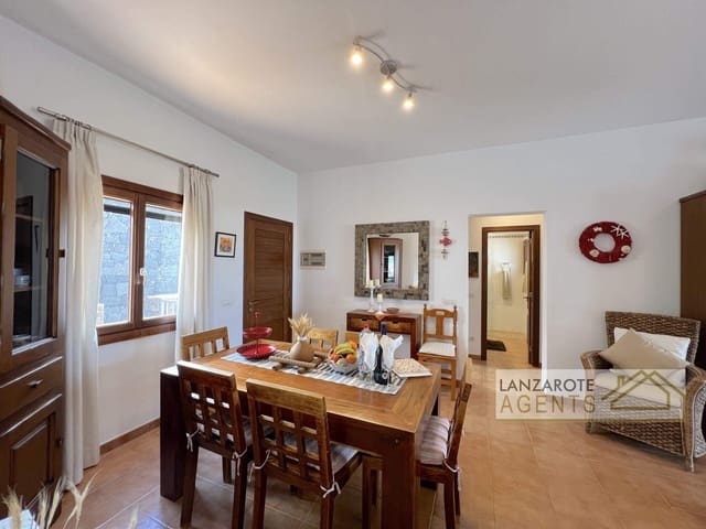 3 makuuhuone Huvila myytävänä paikassa Playa Blanca, Yaiza - 475 000 € (Ref: 9598207)