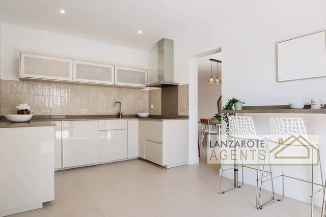 4 makuuhuone Huvila myytävänä paikassa Playa Blanca, Yaiza - 250 000 € (Ref: 9600009)