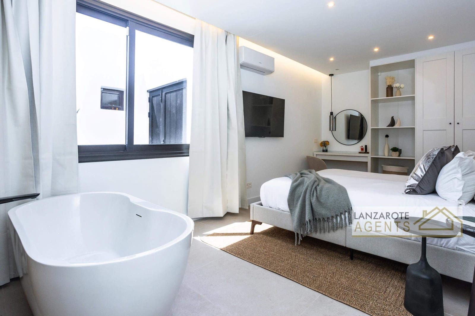 4 makuuhuone Huvila myytävänä paikassa Playa Blanca - 250 000 € (Ref: 9600009)