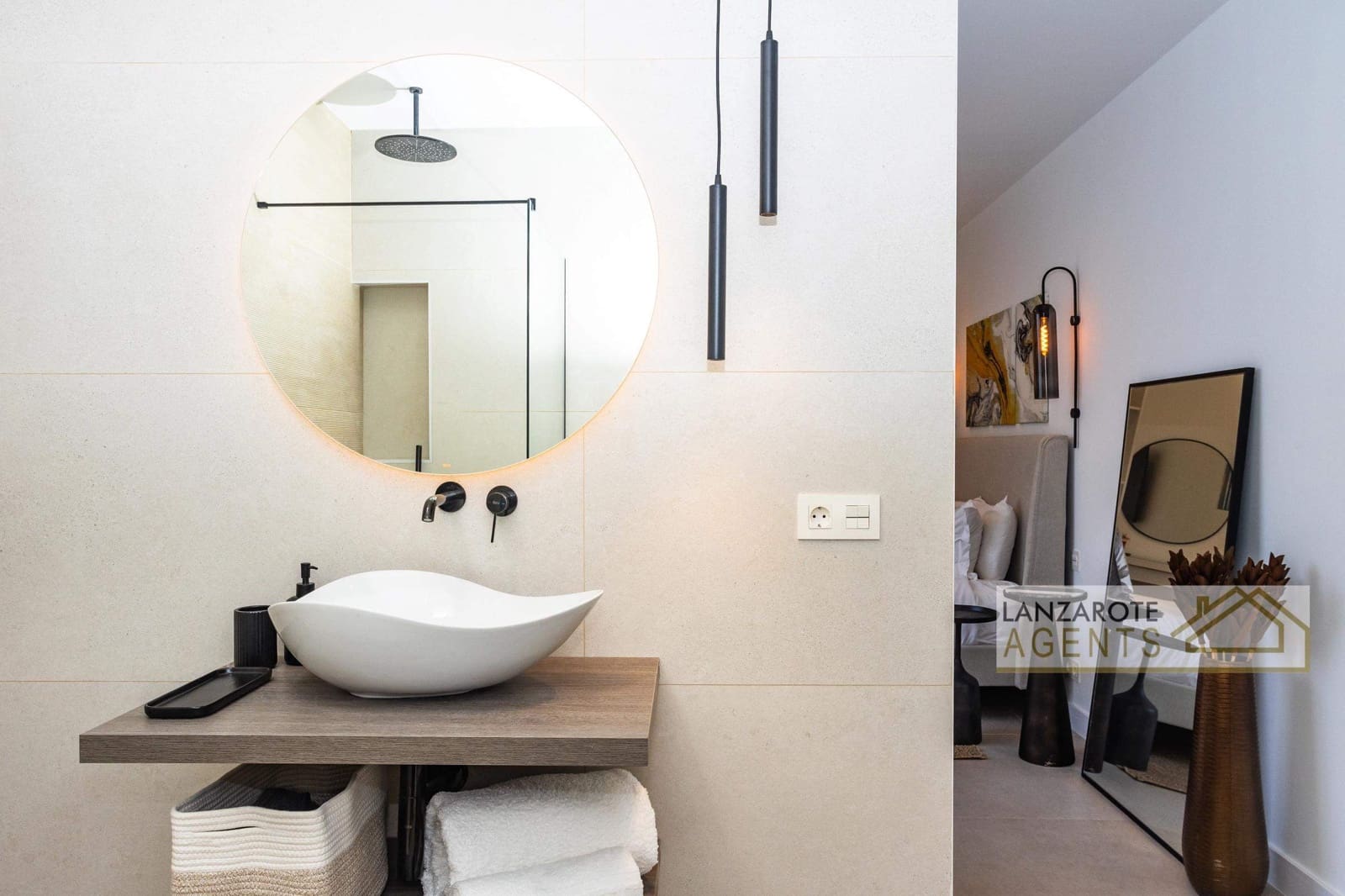 4 makuuhuone Huvila myytävänä paikassa Playa Blanca - 250 000 € (Ref: 9600009)