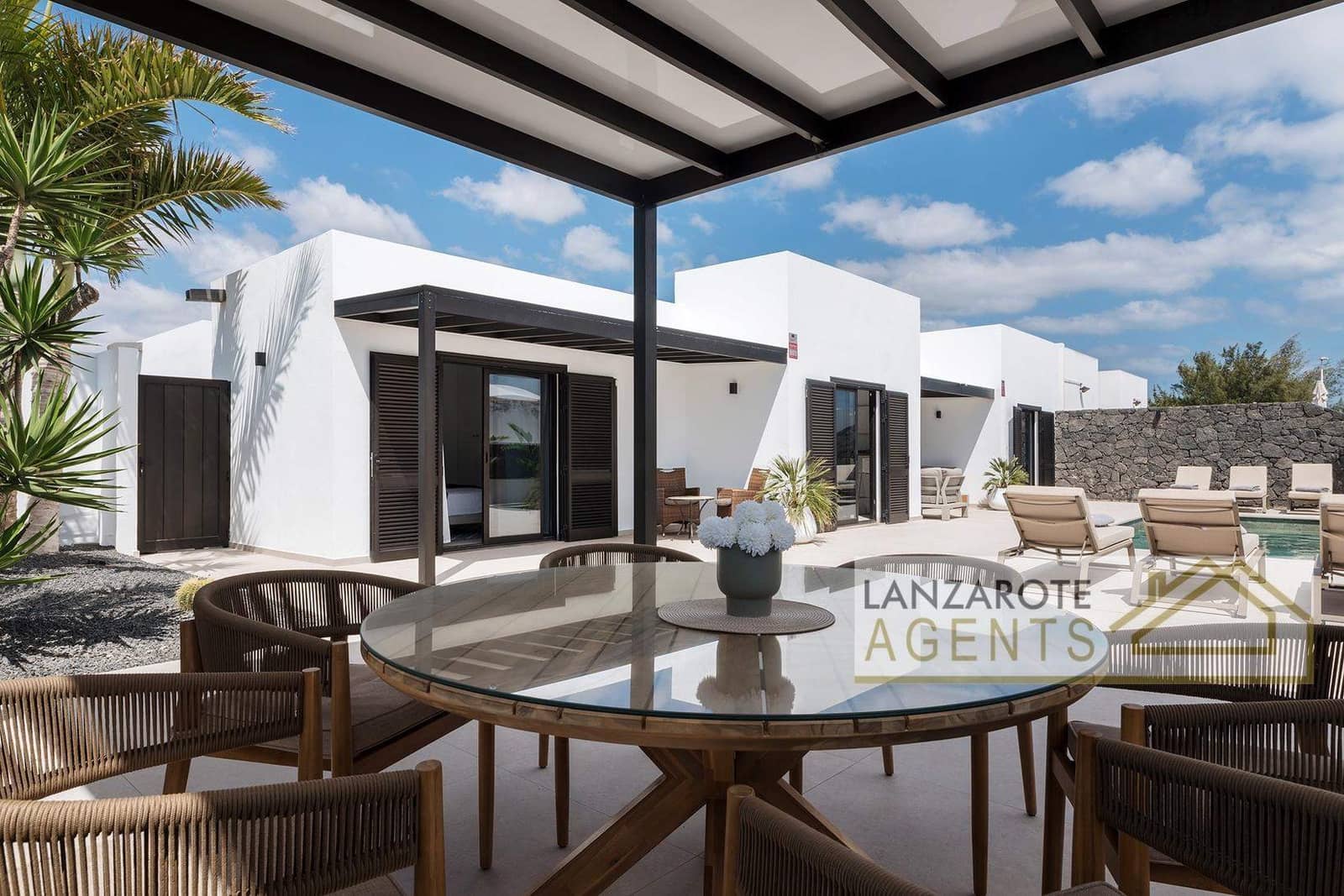 4 makuuhuone Huvila myytävänä paikassa Playa Blanca - 250 000 € (Ref: 9600009)