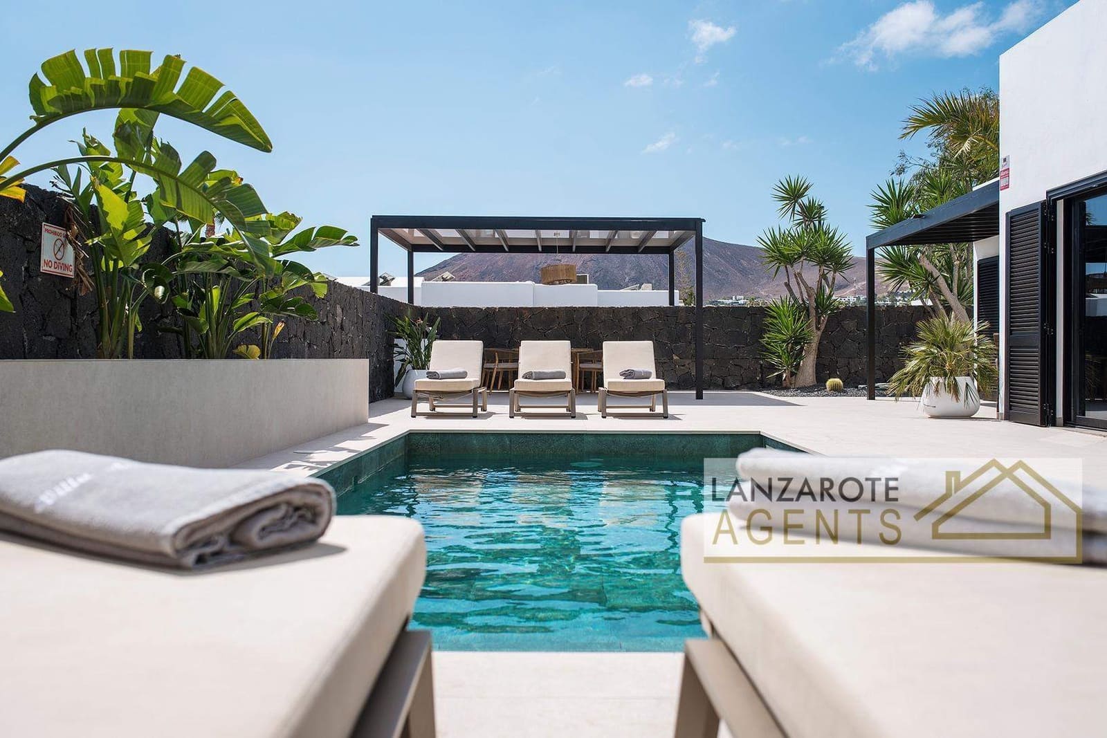 4 makuuhuone Huvila myytävänä paikassa Playa Blanca - 250 000 € (Ref: 9600009)