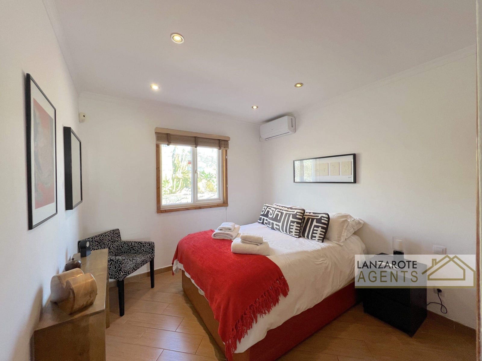 4 bedroom Villa for sale in Playa Blanca - € 545,000 (Ref: 9610211)