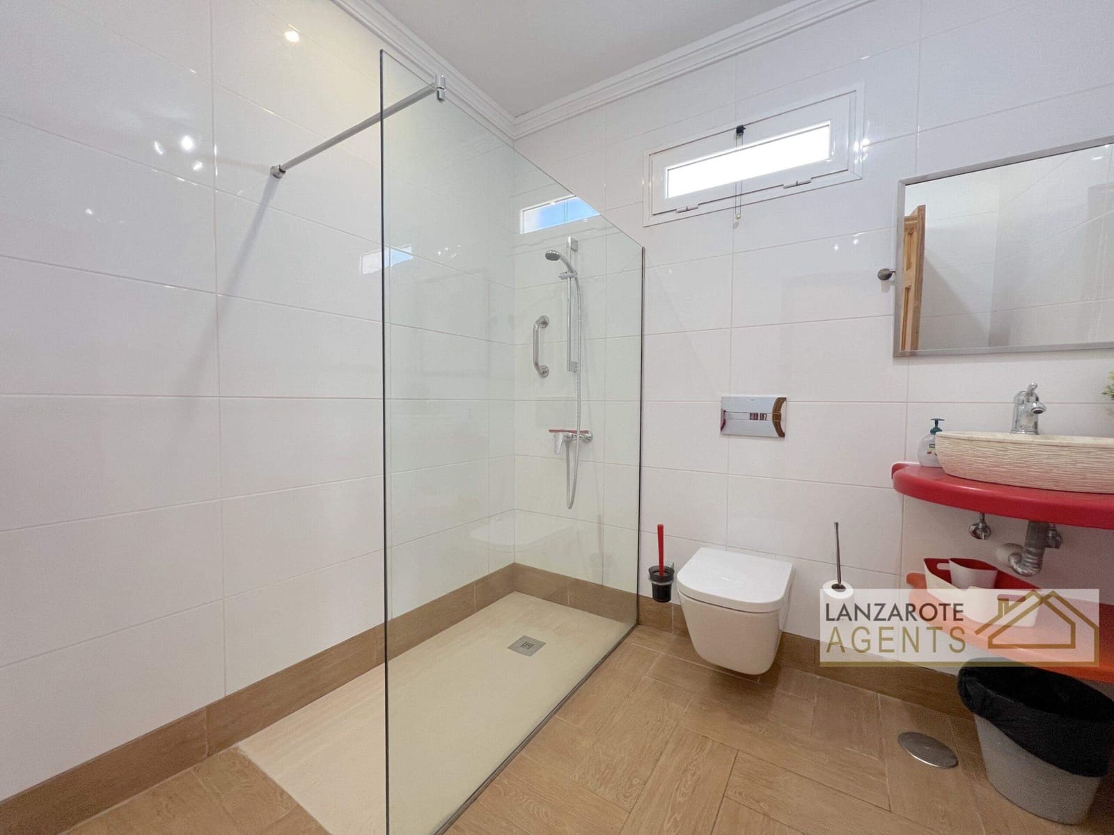 4 bedroom Villa for sale in Playa Blanca - € 545,000 (Ref: 9610211)