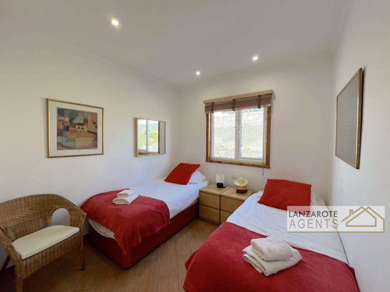 4 bedroom Villa for sale in Playa Blanca - € 545,000 (Ref: 9610211)