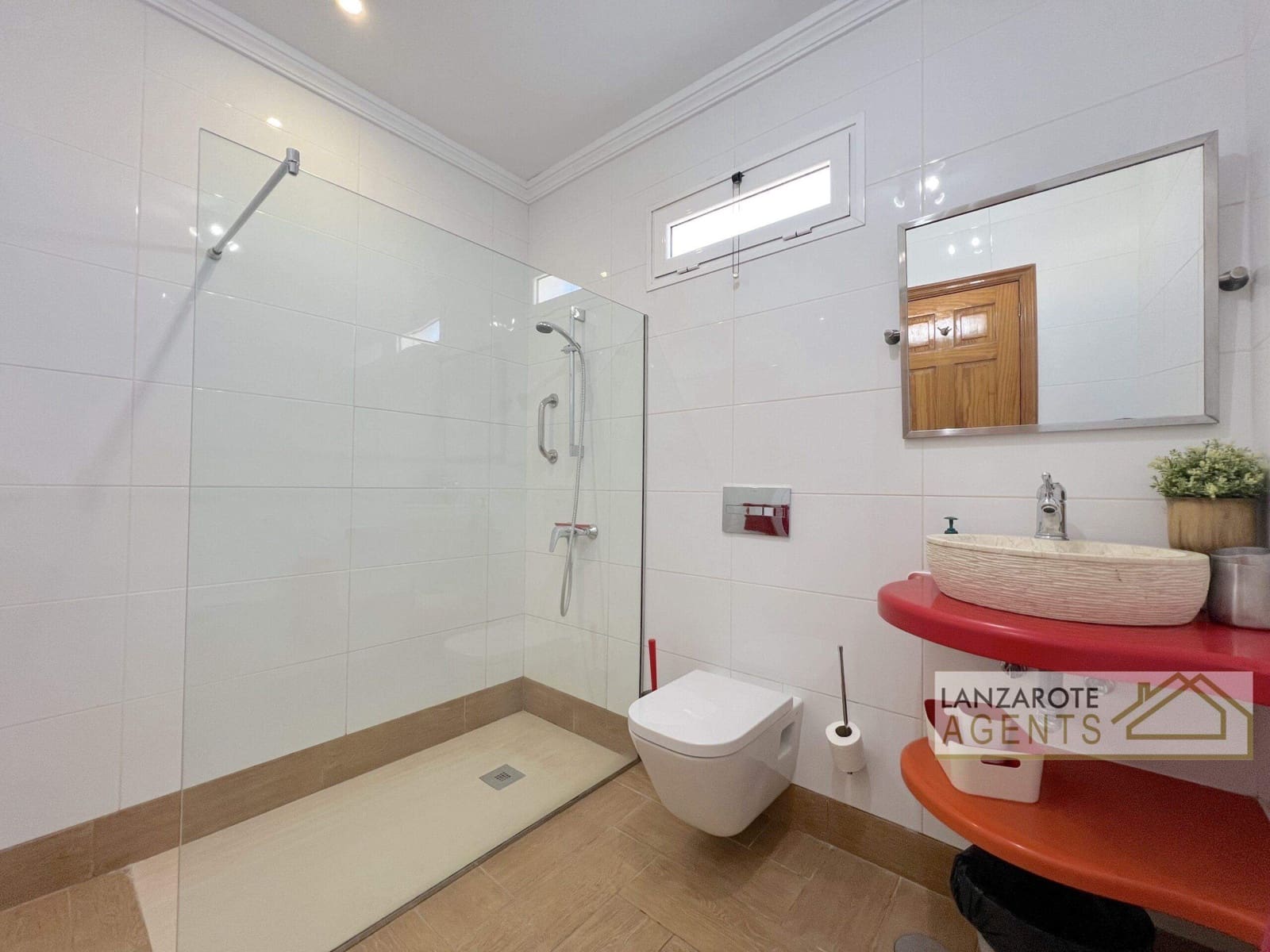 4 bedroom Villa for sale in Playa Blanca - € 545,000 (Ref: 9610211)