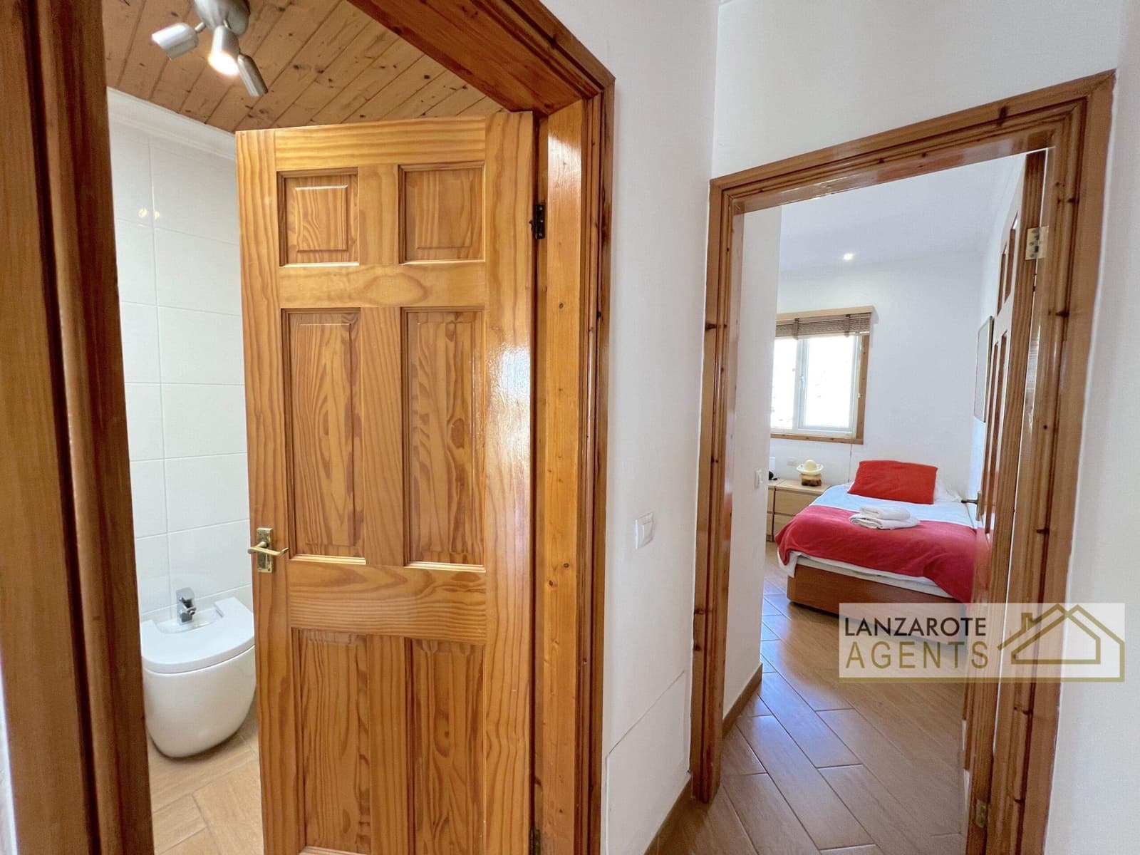 4 bedroom Villa for sale in Playa Blanca - € 545,000 (Ref: 9610211)