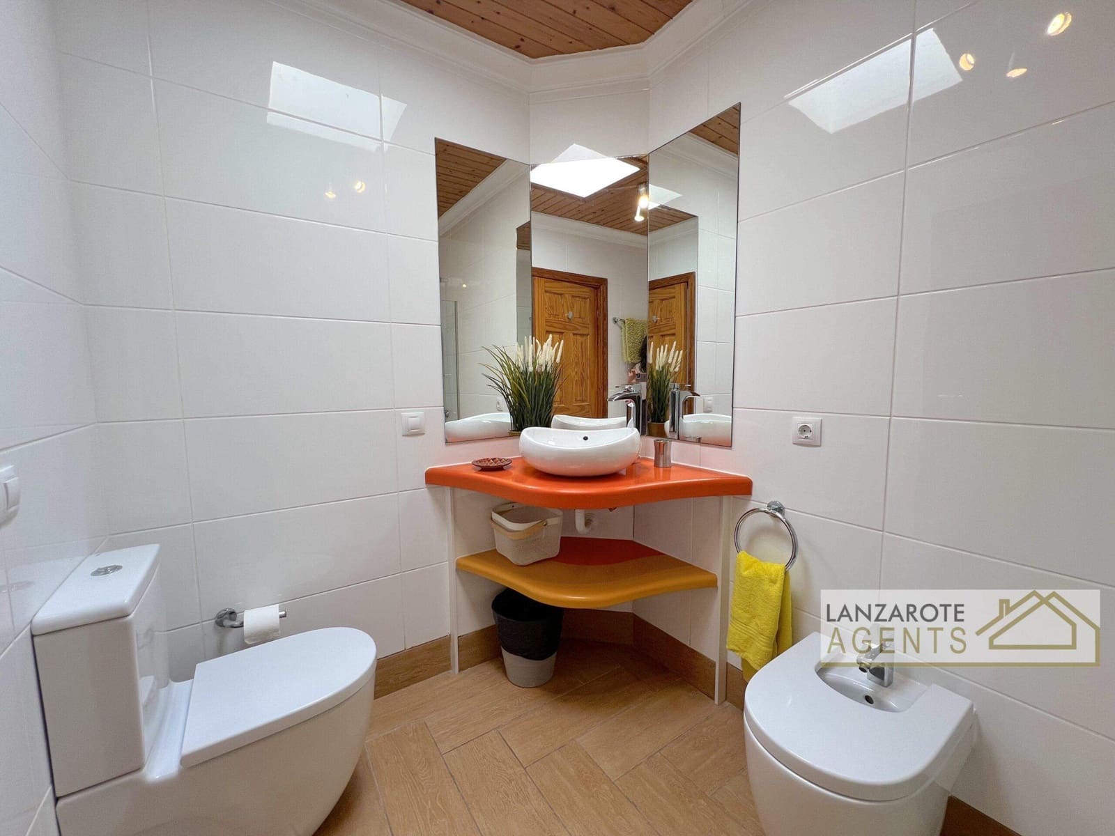 4 bedroom Villa for sale in Playa Blanca - € 545,000 (Ref: 9610211)