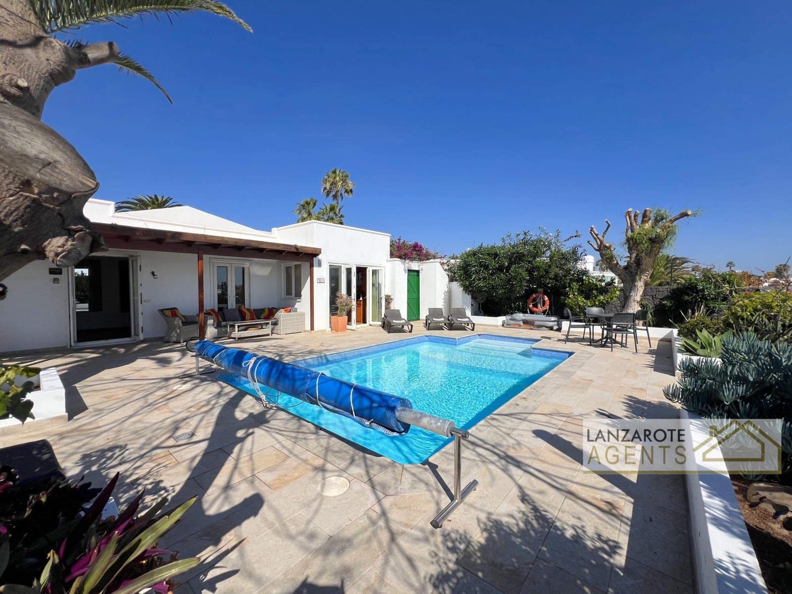 4 bedroom Villa for sale in Playa Blanca - € 545,000 (Ref: 9610211)