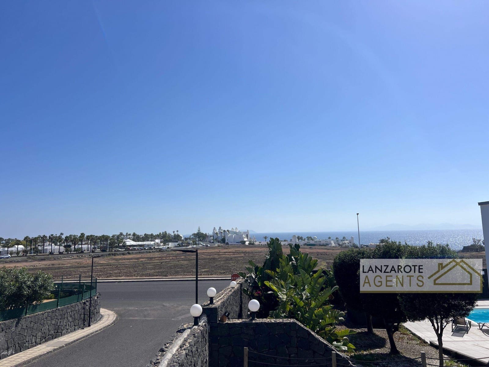 4 bedroom Villa for sale in Playa Blanca - € 545,000 (Ref: 9610211)