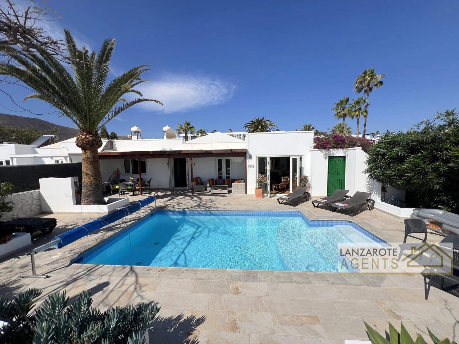4 bedroom Villa for sale in Playa Blanca - € 545,000 (Ref: 9610211)