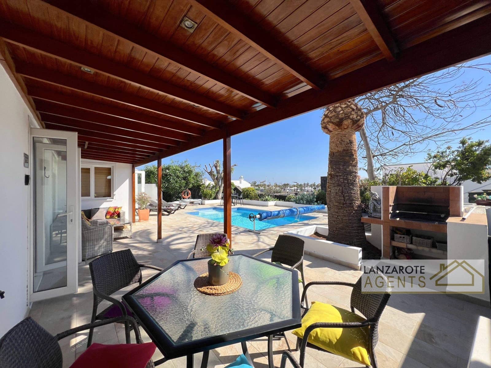 4 bedroom Villa for sale in Playa Blanca - € 545,000 (Ref: 9610211)