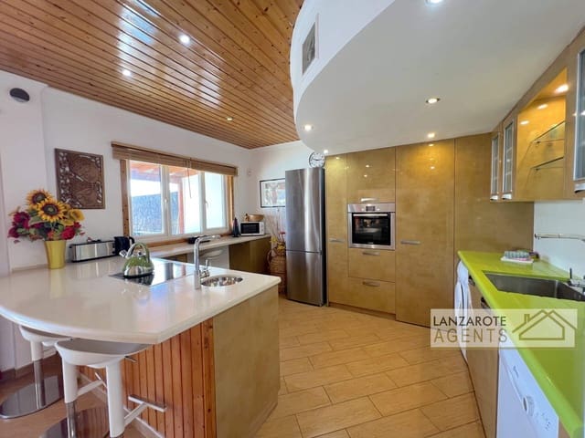 4 chambre Villa/Maison à vendre à Playa Blanca, Yaiza - 545 000 € (Ref: 9610211)