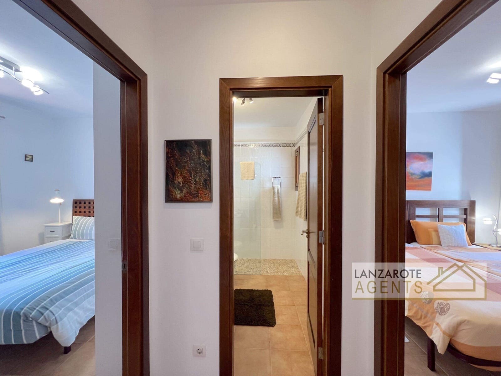 3 bedroom Villa for sale in Playa Blanca with pool - € 450,000 (Ref: 9610212)