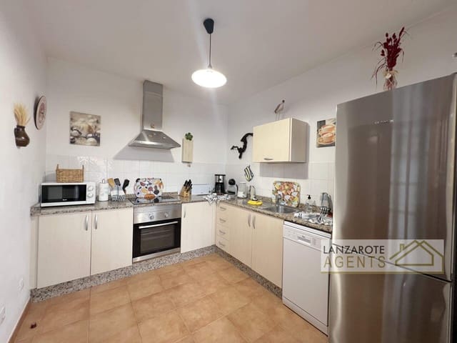 3 sovrum Villa till salu i Playa Blanca, Yaiza med pool - 450 000 € (Ref: 9610212)