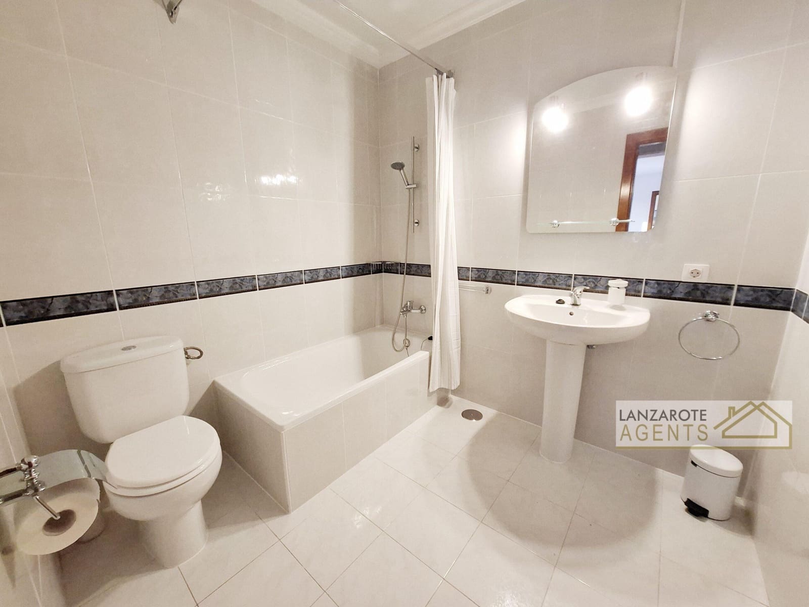 3 soverom Villa til salgs i Playa Blanca - € 460 000 (Ref: 9627997)