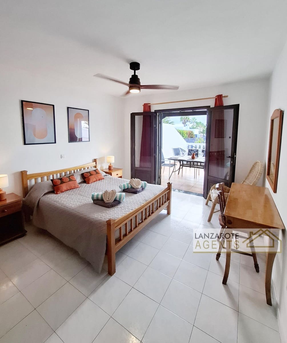 3 bedroom Villa for sale in Playa Blanca with pool - € 449,000 (Ref: 9627997)