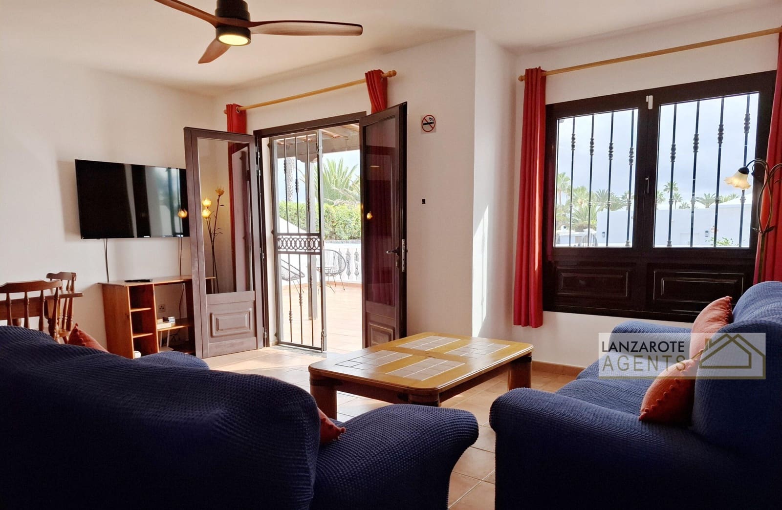 3 bedroom Villa for sale in Playa Blanca with pool - € 449,000 (Ref: 9627997)