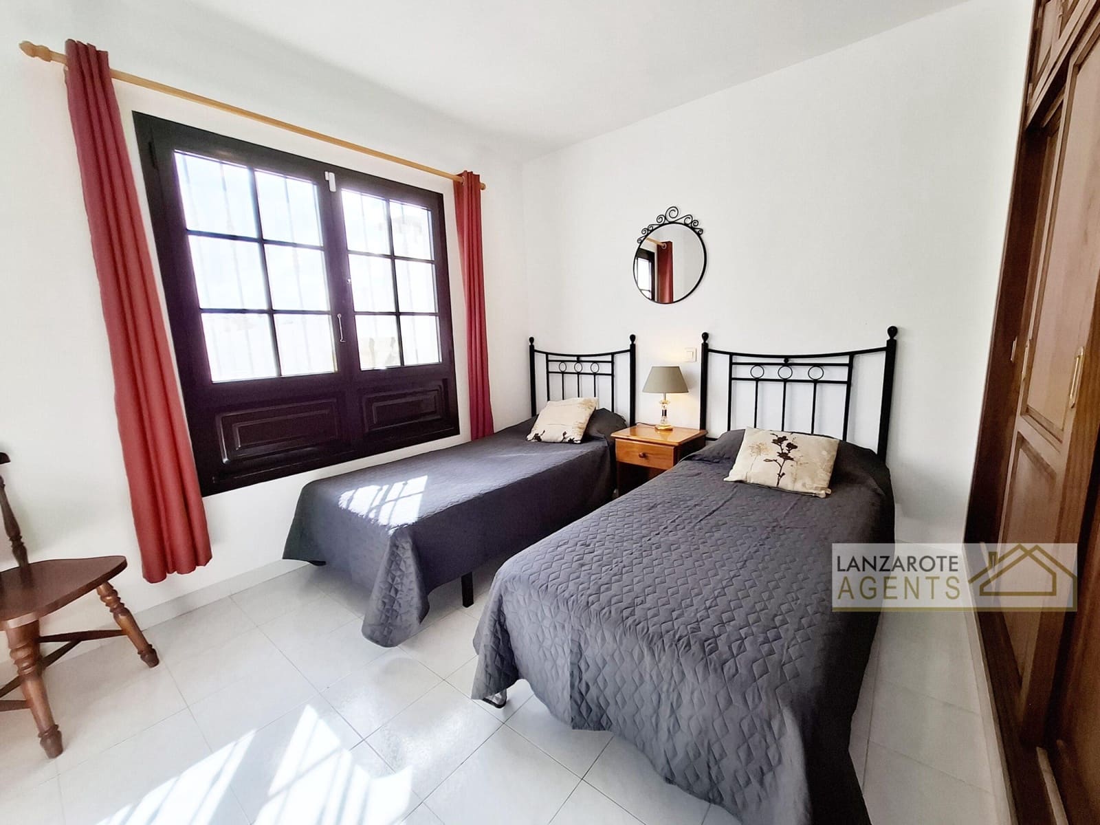 3 bedroom Villa for sale in Playa Blanca with pool - € 449,000 (Ref: 9627997)