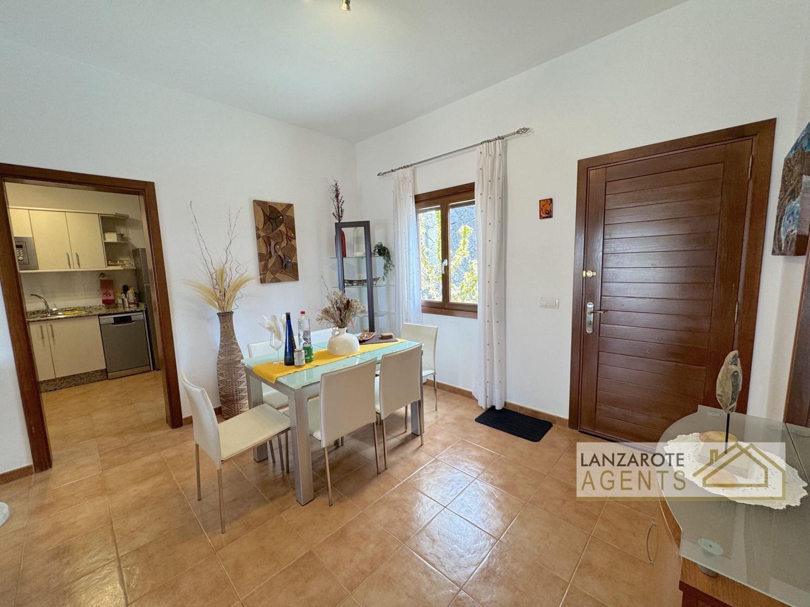 3 soveværelse Villa til salg i Playa Blanca med swimmingpool - € 499.000 (Ref: 9652395)